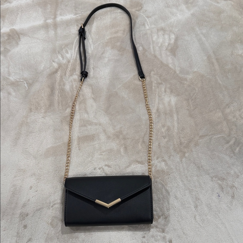 Urban Expressions Black Crossbody Bag with Gold Chain